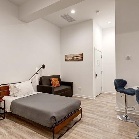 Cabin 105 By 747 Lofts Chicago Bagian luar foto