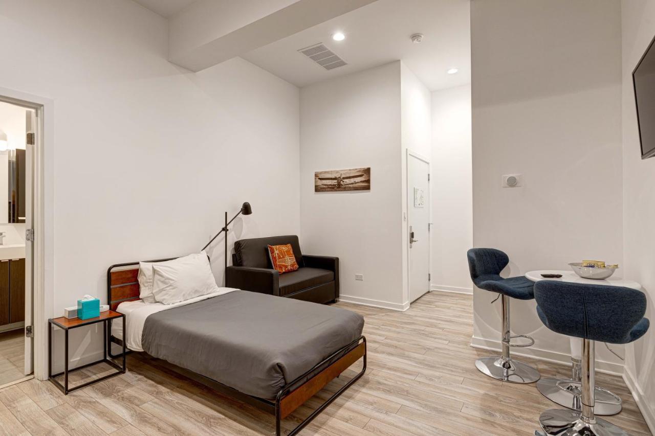 Cabin 105 By 747 Lofts Chicago Bagian luar foto
